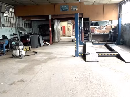 garage mecanique - carrosserie - bureaux - appartement