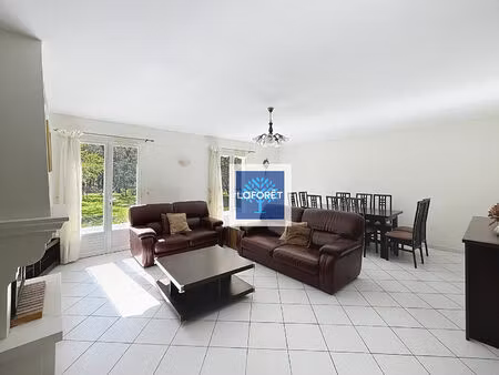 maison de plain pied  4 chambres  garage et parc