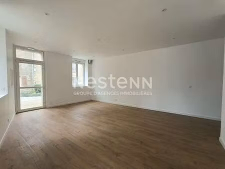 location bureaux et commerces à elven (56250) : à louer / 42m² elven