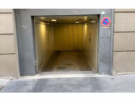 stationnement lyon 2 m² t- à vendre  25 000 €