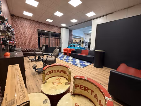 ensemble immobilier - locaux commerciaux + grand appartement. rentabilité 7 % estrées-sain