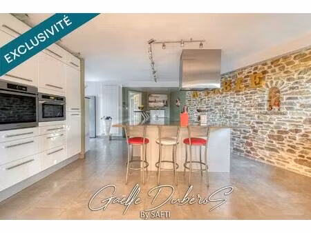 propriété d'exception avec piscine intérieure ***pré visite 3d disponible sur demande***