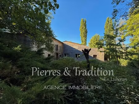 propriété sur 3 5 hectares de terrain avec piscine