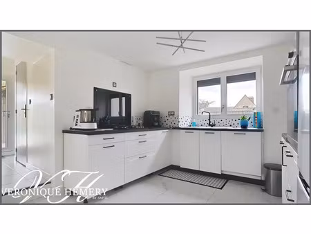 vente maison 5 pièces 115 m² à châteauneuf-sur-sarthe (49330)  208 000 €
