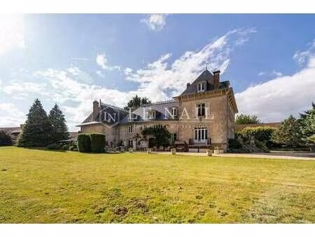 château à vendre à châlus : 1 250 000 € | 495m²