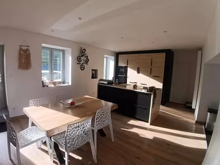 vente ferme 5 pièces 210 m² à solore-en-forez (42130)  287 000 €