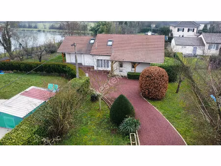 très belle maison 4 chambres habitables de plain-pied proche du bourg de mervans !