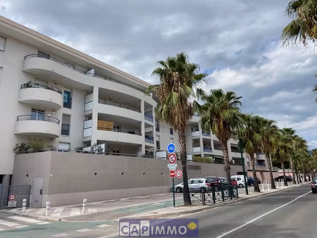 garage dans residence recherchee la garde