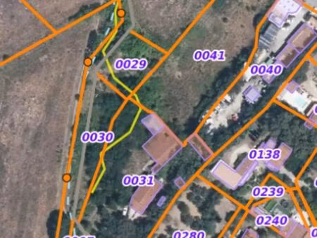terrain constructible 3348m² / plan de quatre seigneurs
