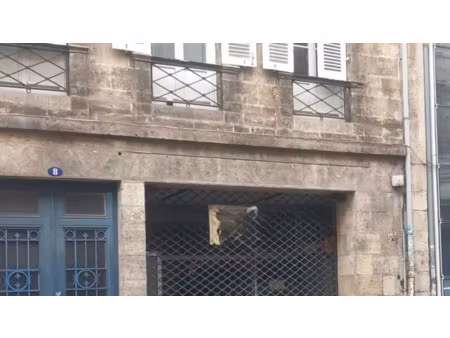 local 61m² a renover quartier hotel de ville