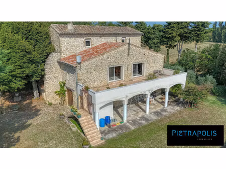 magnifique bâtisse en pierre