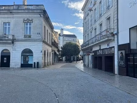 location commerce poitiers 237 m²