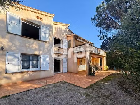 maison à rénover – 2 niveaux – deux t3 – la croix-valmer – à 10 minutes des plages