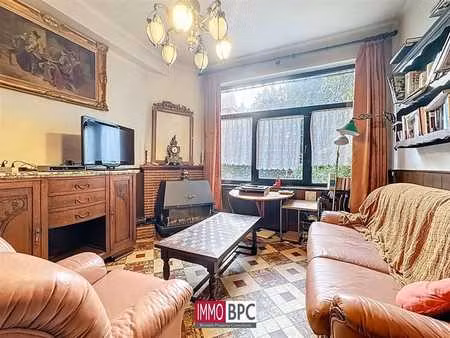 petite maison arrière charmante à rénover avec jardin et dou