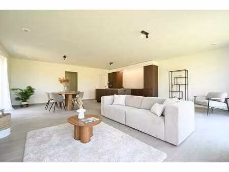 halfopen gezinswoning met een weids uitzicht