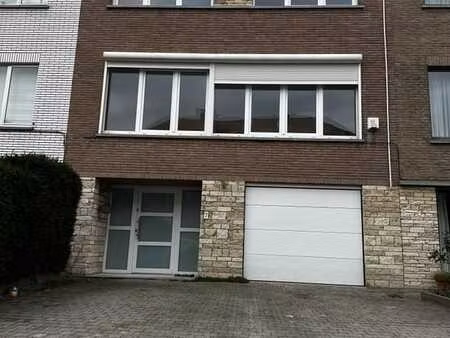 belle maison fraichement renovee  avec terrasse et jardin