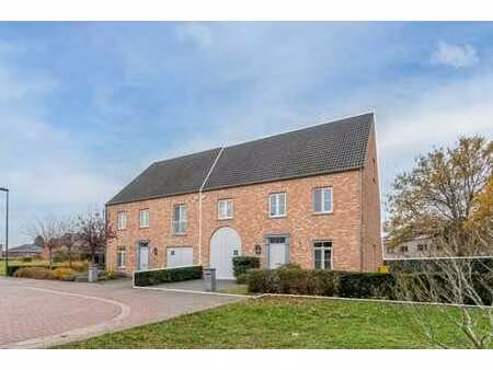 maison semi-ouverte avec grand jardin à tremelo