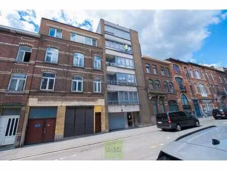 appartement deux chambres avec balcon