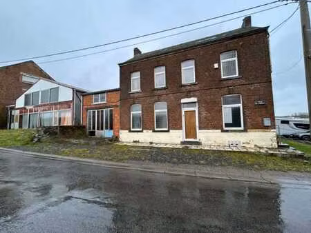 maison  bureau  studio et entrepôt sur 1090 m2 (lot 2)