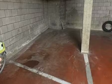 emplacement de parking chaussee de waterloo!!!