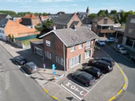 maison très spacieuse avec 3 chambres  garage et jardin !