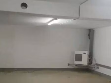 bien professionnel à louer à rhode-saint-genèse € 450 (lhyfd) - rodschinson | zimmo