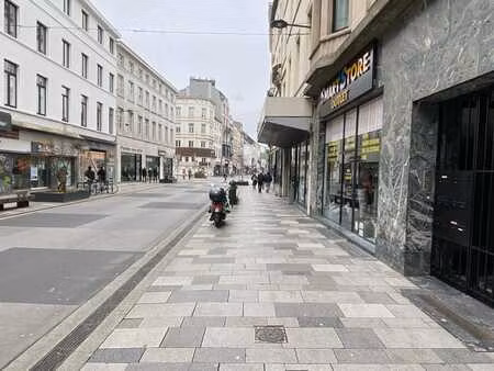 porte de namur - commerce de ±200 m²