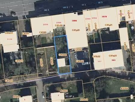 terrain dans un quartier calme et bien situé