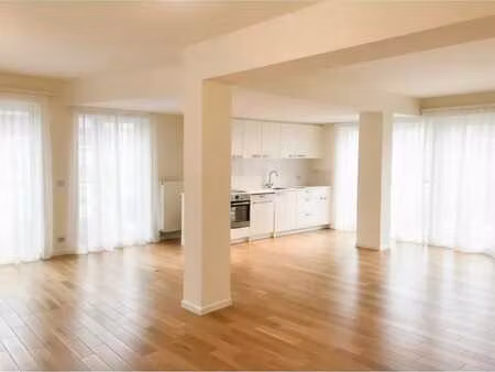 drogenbos/uccle  apt 2 ch.+ terrasse et cave