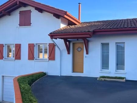 belle villa familiale avec piscine – cadre agréable et prestations de qualité
