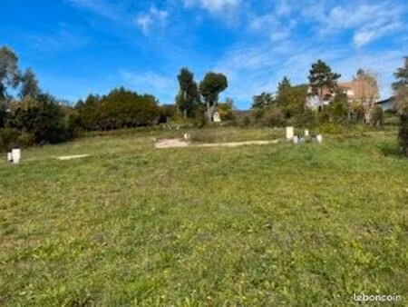 terrain champagne sur oise