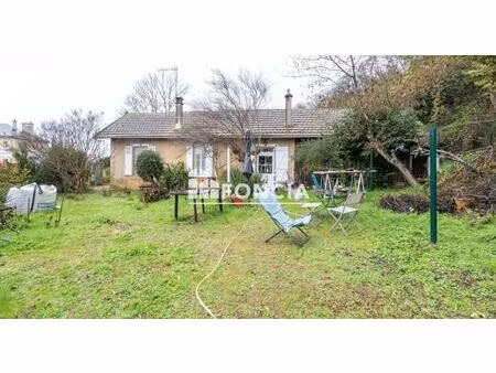 charmante maison de plain-pied proche du centre de montfort-le-gesnois