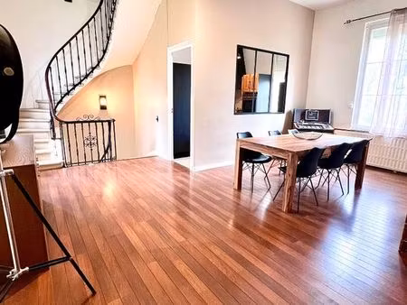 maison 9 pièces 185 m²