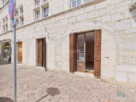 local commercial 46 m²