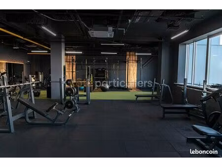 murs commerciaux 300 m² oyonnax