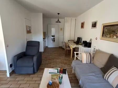 studio 1 pièce 33 m²