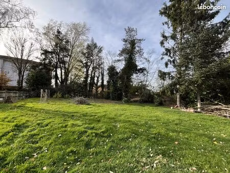 terrain 873 m² bourg-en-bresse