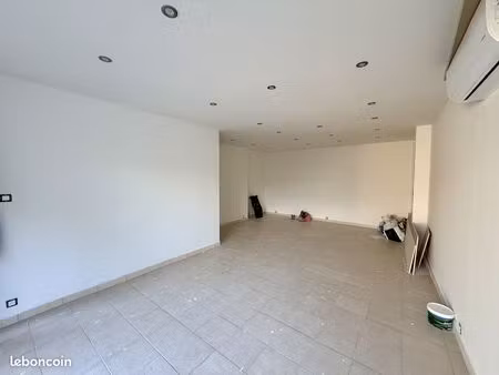 local commercial 80 m² puget-sur-argens