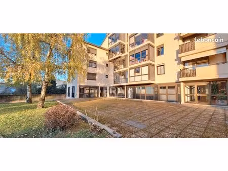 local commercial 60 m² bourg en bresse