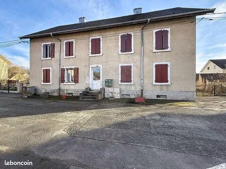 immeuble 15 pièces 260 m²