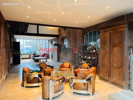 maison 8 pièces 301 m²