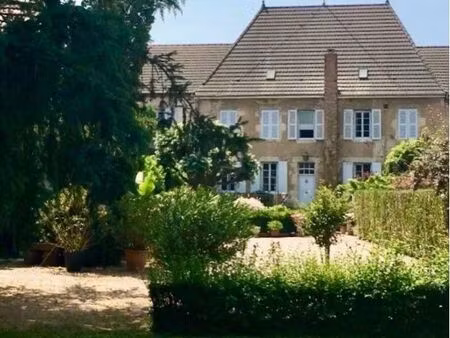 maison de 240 m2 avec revenus locatifs