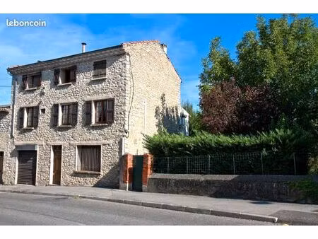 maison en pierre 175 m² + dépendances – terrain 1000 m² – vue dégagée – peyruis