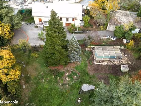 maison 9 pièces 140 m²