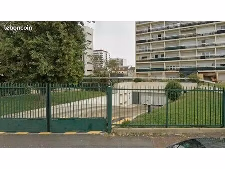 box sécurisé à vendre