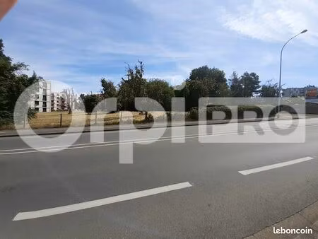 terrain 4 611 m² montlucon