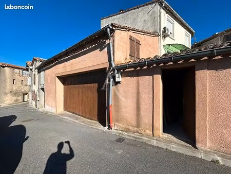 parking/box 1 pièce 50 m²