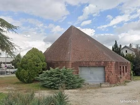 location - local commercial