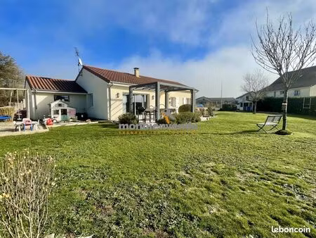 propriété 4 pièces 106 m²