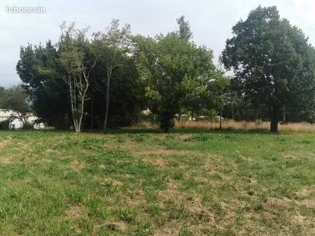 terrain 1 500 m² saint denis de pile